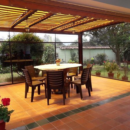 ホテル Quinta La Gardenia Puembo エクステリア 写真