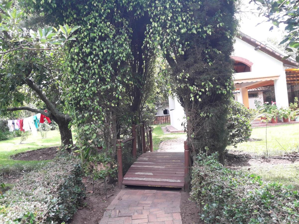ホテル Quinta La Gardenia Puembo エクステリア 写真